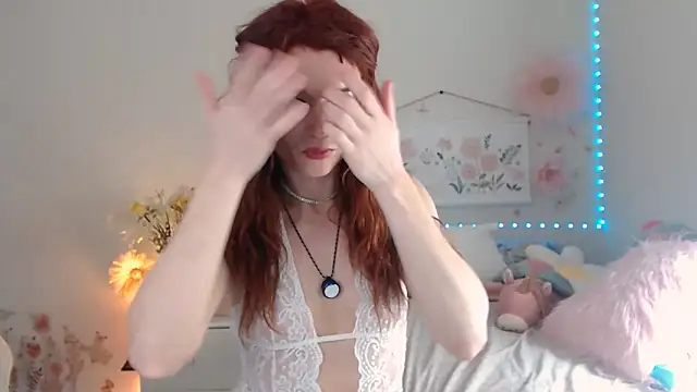 Snapshot of Poisson_Eva chatting on 05-01-26, 10:48 Poisson Eva online show from 05-01-26, 10:48