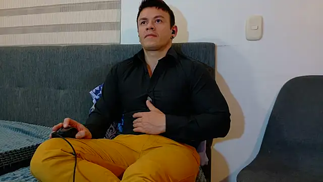 Snapshot of MarksMuscle chatting on 10-04-25, 05:53 MarksMuscle online show from 10-04-25, 05:53