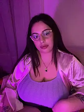 Snapshot of milkyhonybaby chatting on 03-18-25, 03:23 milkyhonybaby online show from 03-18-25, 03:23