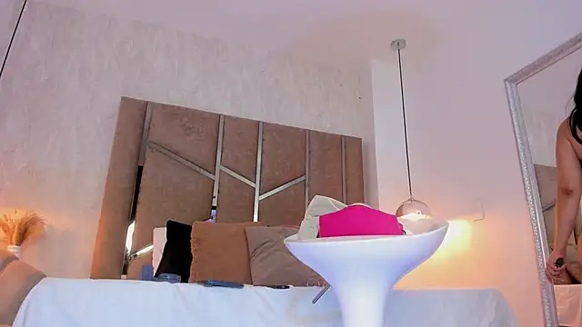 Martinaa Jones  online show from 03-06-26, 12:22