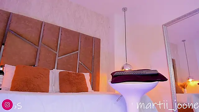 Martinaa Jones  online show from 03-01-25, 09:26
