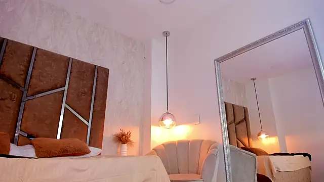 Martinaa Jones  online show from 11-09-25, 07:29