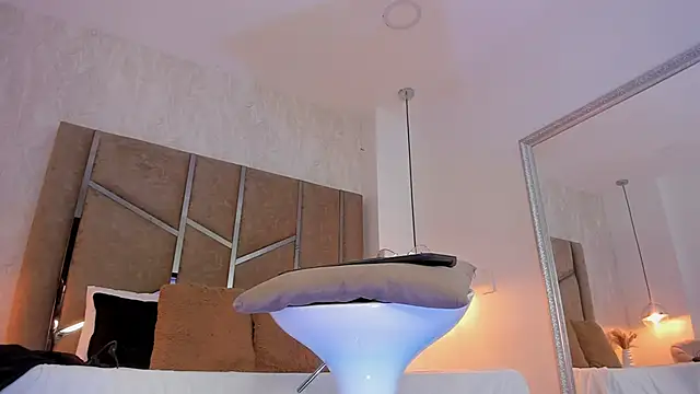 Martinaa Jones  online show from 03-03-26, 12:45