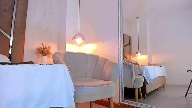 Martinaa Jones  online show from 11-06-25, 07:18