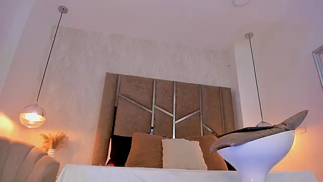 Martinaa Jones  online show from 03-18-26, 01:24