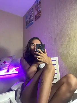 Snapshot of DanArant chatting on 03-10-25, 11:06 DanArant online show from 03-10-25, 11:06