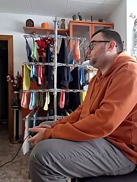 Javier bear online show from 01-08-26, 11:05