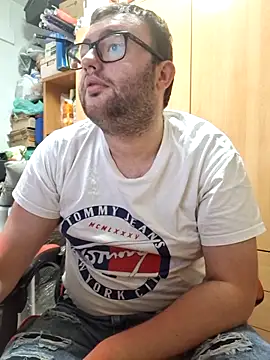 Snapshot of Javier_bear chatting on 06-10-26, 12:50 Javier bear online show from 06-10-26, 12:50