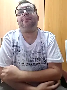 Javier bear online show from 09-10-25, 09:41