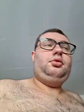 Javier bear online show from 10-21-25, 08:14