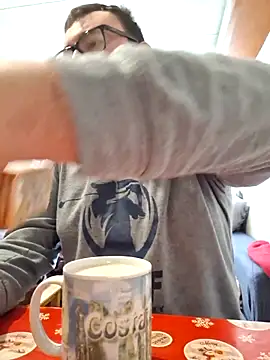 Javier bear online show from 02-22-26, 09:55