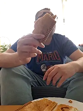 Javier bear online show from 04-02-26, 01:18