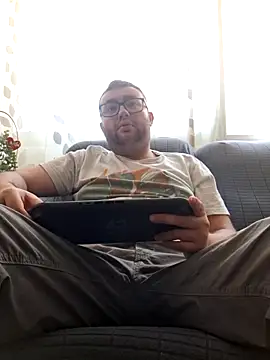 Snapshot of Javier_bear chatting on 04-28-26, 12:42 Javier bear online show from 04-28-26, 12:42