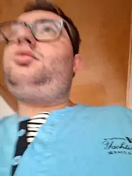 Snapshot of Javier_bear chatting on 06-03-26, 09:10 Javier bear online show from 06-03-26, 09:10