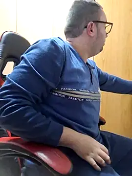 Javier bear online show from 03-01-25, 10:10