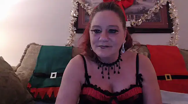 Snapshot of LexxiLeeds chatting on 12-16-24, 08:16 LexxiLeeds online show from 12-16-24, 08:16