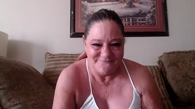 LexxiLeeds online show from 05-18-26, 11:04