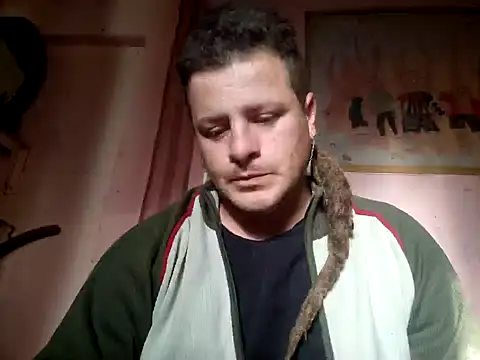 Snapshot of TusOjitosClaros69 chatting on 12-09-24, 09:49 TusOjitosClaros69 online show from 12-09-24, 09:49