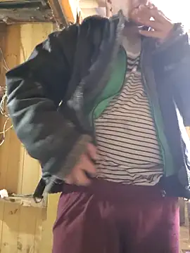 Snapshot of TusOjitosClaros69 chatting on 09-25-25, 01:06 TusOjitosClaros69 online show from 09-25-25, 01:06