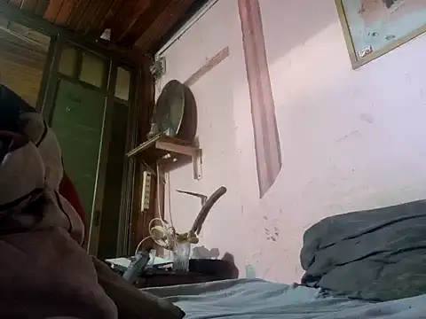 Snapshot of TusOjitosClaros69 chatting on 12-18-24, 11:56 TusOjitosClaros69 online show from 12-18-24, 11:56