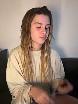 EmiliaCatalina online show from 02-10-26, 12:31