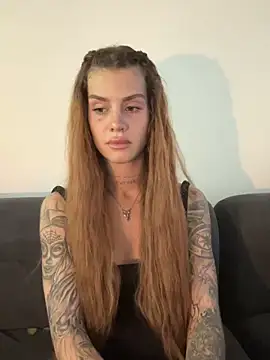 EmiliaCatalina online show from 05-31-26, 09:26