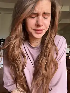 EmiliaCatalina online show from 03-12-25, 04:56
