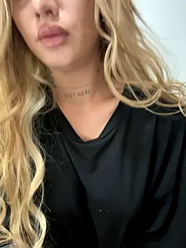 EmiliaCatalina online show from 12-02-25, 07:26