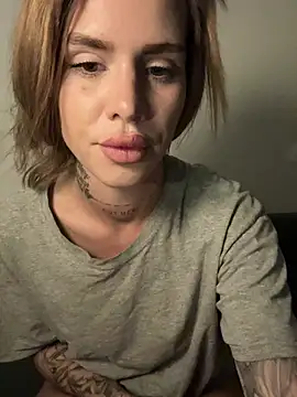 EmiliaCatalina online show from 03-08-26, 01:44