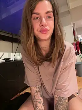 EmiliaCatalina online show from 03-13-25, 01:32