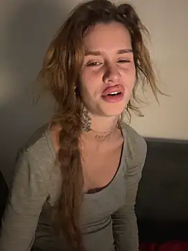 EmiliaCatalina online show from 03-05-26, 11:10