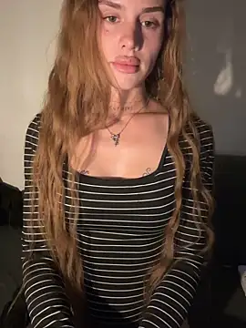 EmiliaCatalina online show from 06-04-26, 12:04