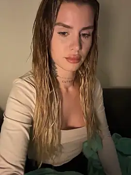 EmiliaCatalina online show from 02-03-26, 12:54