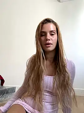 EmiliaCatalina online show from 11-03-25, 06:33