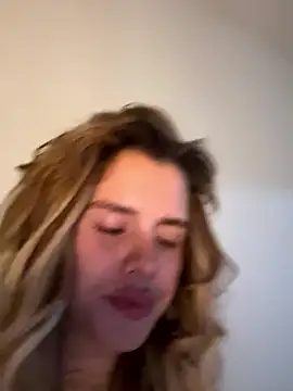 EmiliaCatalina online show from 01-14-26, 12:03