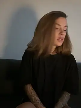 EmiliaCatalina online show from 02-14-26, 02:56