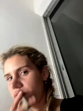 EmiliaCatalina online show from 12-04-25, 01:15