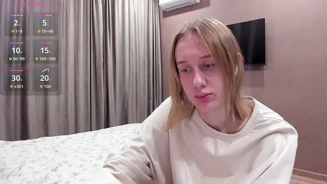 Mika Ray online show from 11-11-25, 11:42