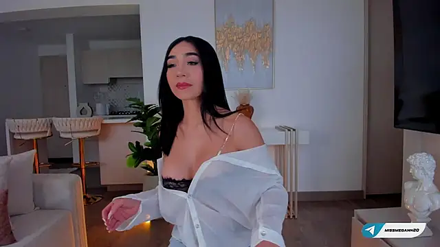 missmegann online show from 10-23-25, 01:10