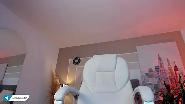 missmegann online show from 01-26-25, 03:14