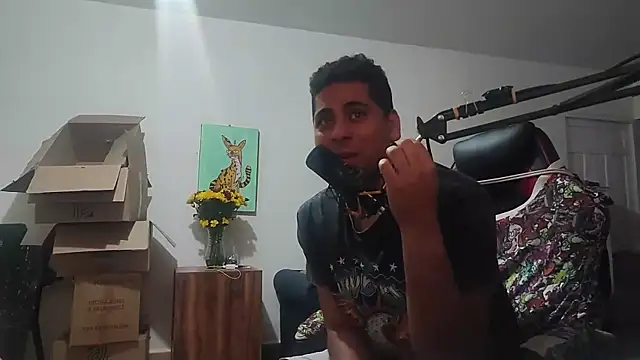 Snapshot of ElferXXX chatting on 10-27-25, 02:34 ElferXXX online show from 10-27-25, 02:34