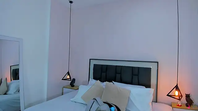 victoria cooper3 online show from 11-15-25, 09:24