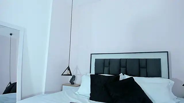 victoria cooper3 online show from 11-23-25, 09:41