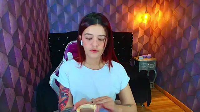 LiaHarryis online show from 11-06-25, 06:23