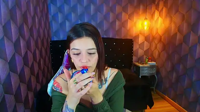 LiaHarryis online show from 04-13-26, 07:07