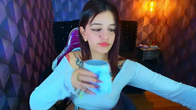 LiaHarryis online show from 04-12-26, 04:21