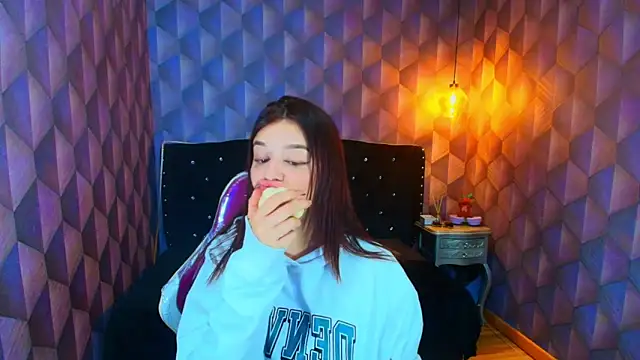 LiaHarryis online show from 02-25-26, 06:19