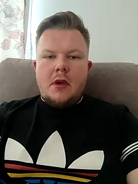Snapshot of titovilan_PL chatting on 04-11-26, 06:10 titovilan PL online show from 04-11-26, 06:10