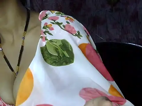 Anjali Milsi online show from 10-31-25, 01:41