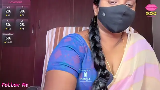 Snapshot of vani-09 chatting on 05-17-26, 10:04 vani-09 online show from 05-17-26, 10:04